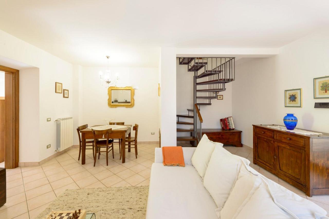 Casa Vacanze San Vittorino Gubbio Buitenkant foto