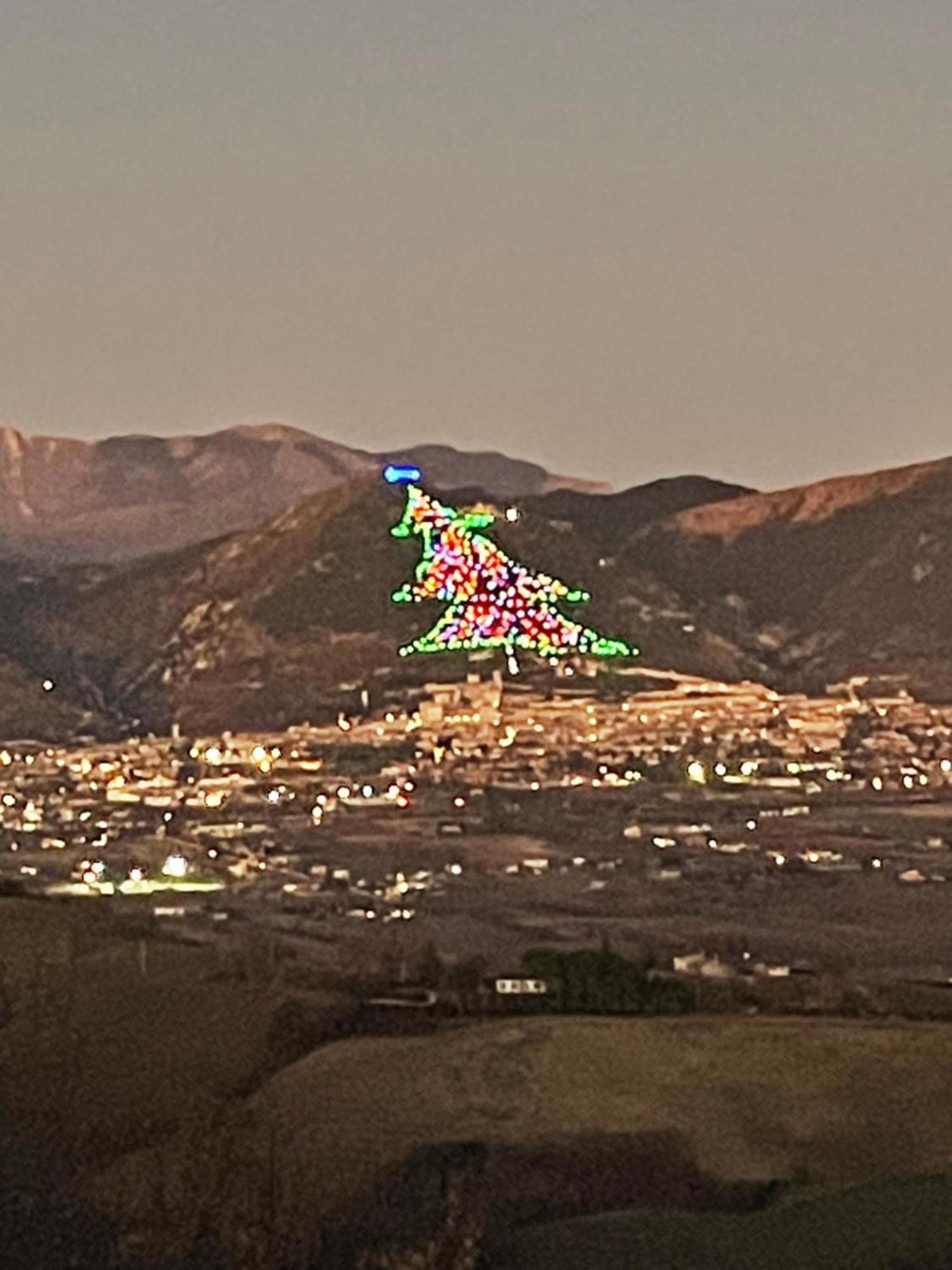 Casa Vacanze San Vittorino Gubbio Buitenkant foto