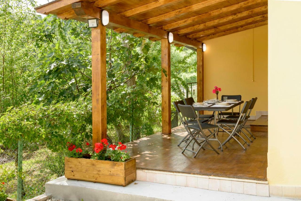 Casa Vacanze San Vittorino Gubbio Buitenkant foto